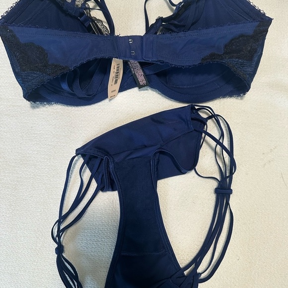 Victorias Secret Navy Black Lace bra + panty set - Picture 3 of 3
